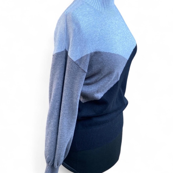 **SOLD** Color Block Black and Grey Sweater by Laundry - Picture 3 of 10